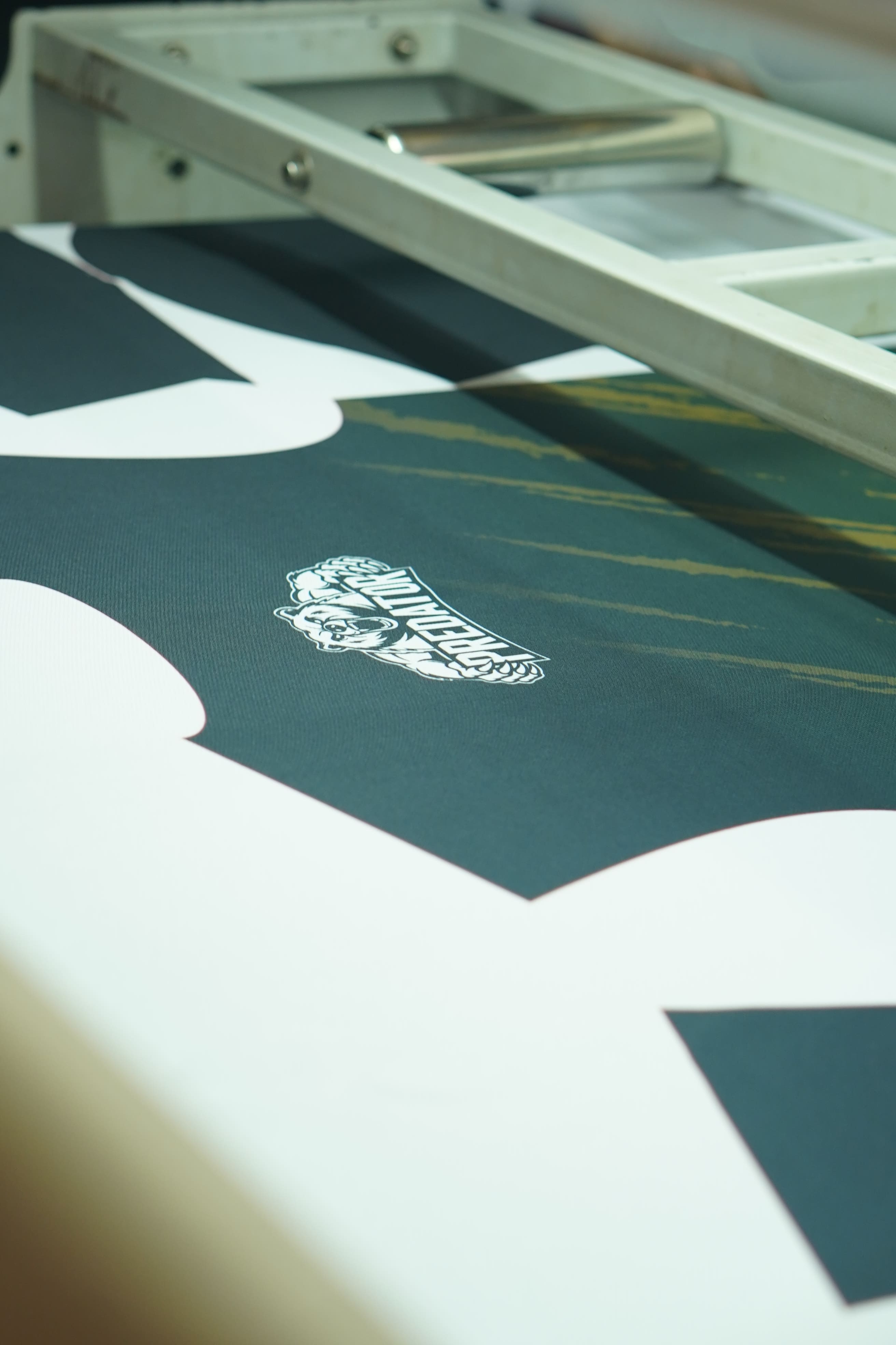 Paket jersey lengkap NEXIS: atasan, bawahan, dan aksesori